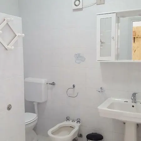 Two Hearts And A Flat San Gregorio *